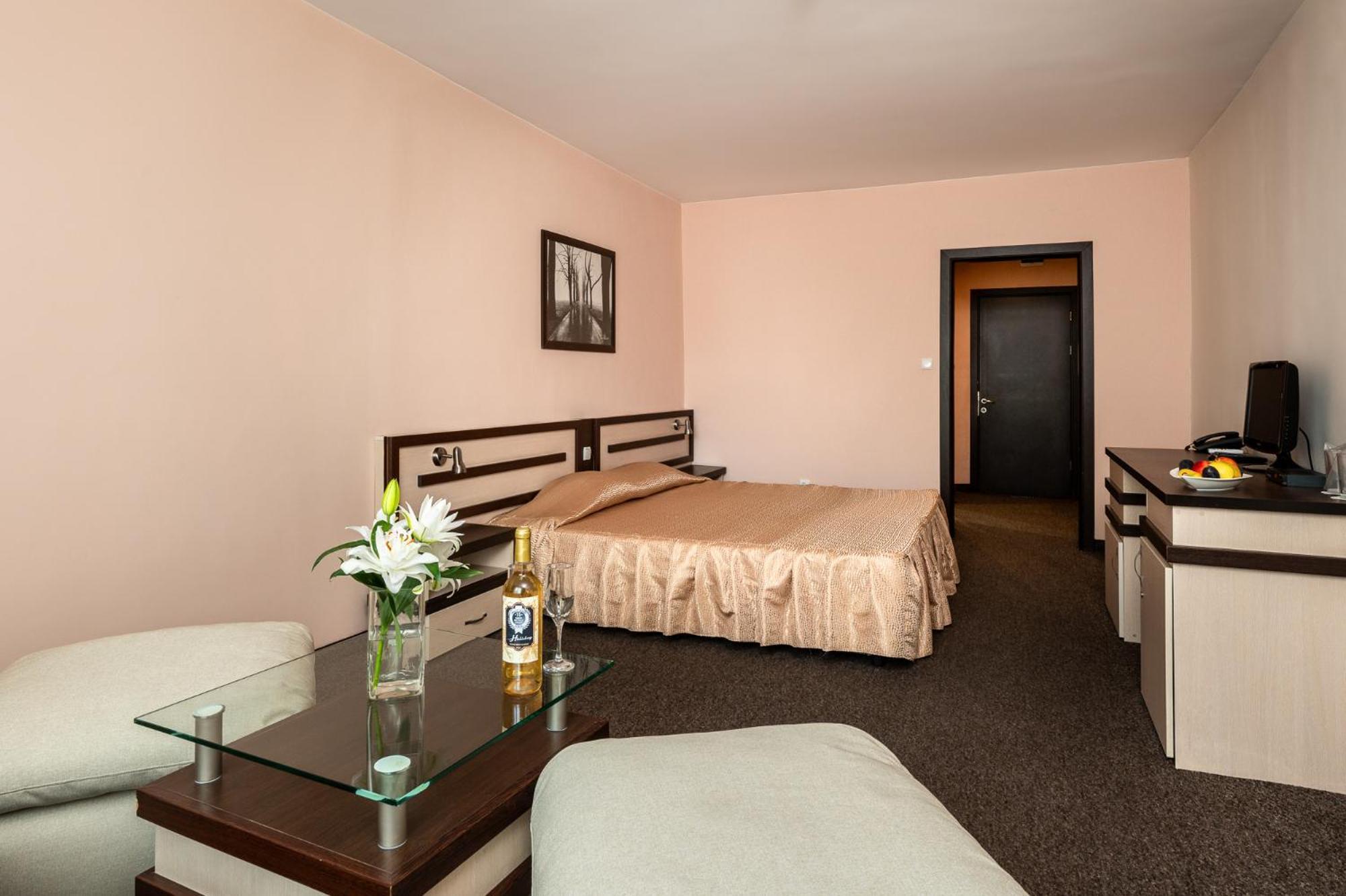 Spa Hotel Holiday Velingrad Extérieur photo